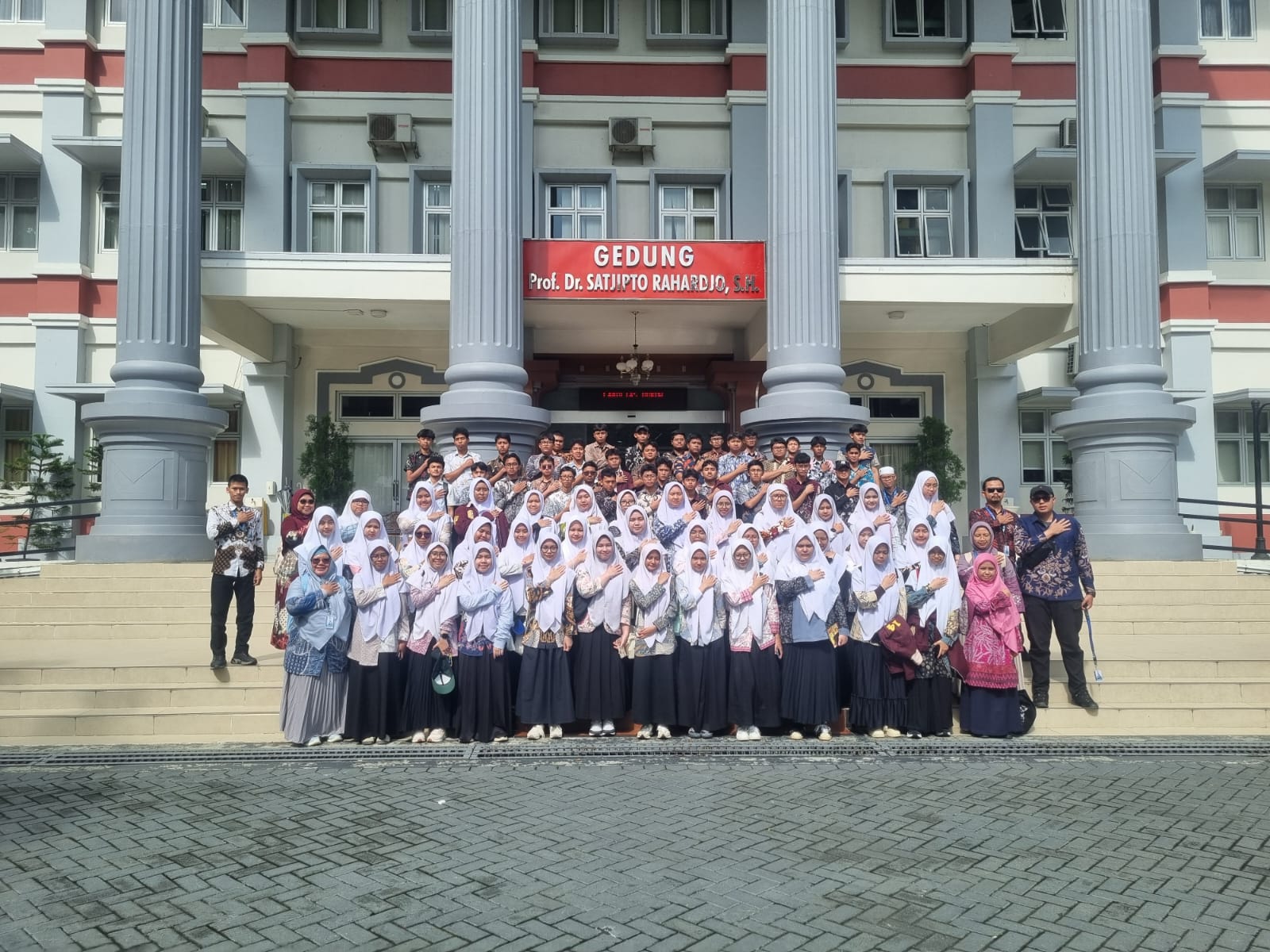 SMA IT Ummul Quro di FH Undip