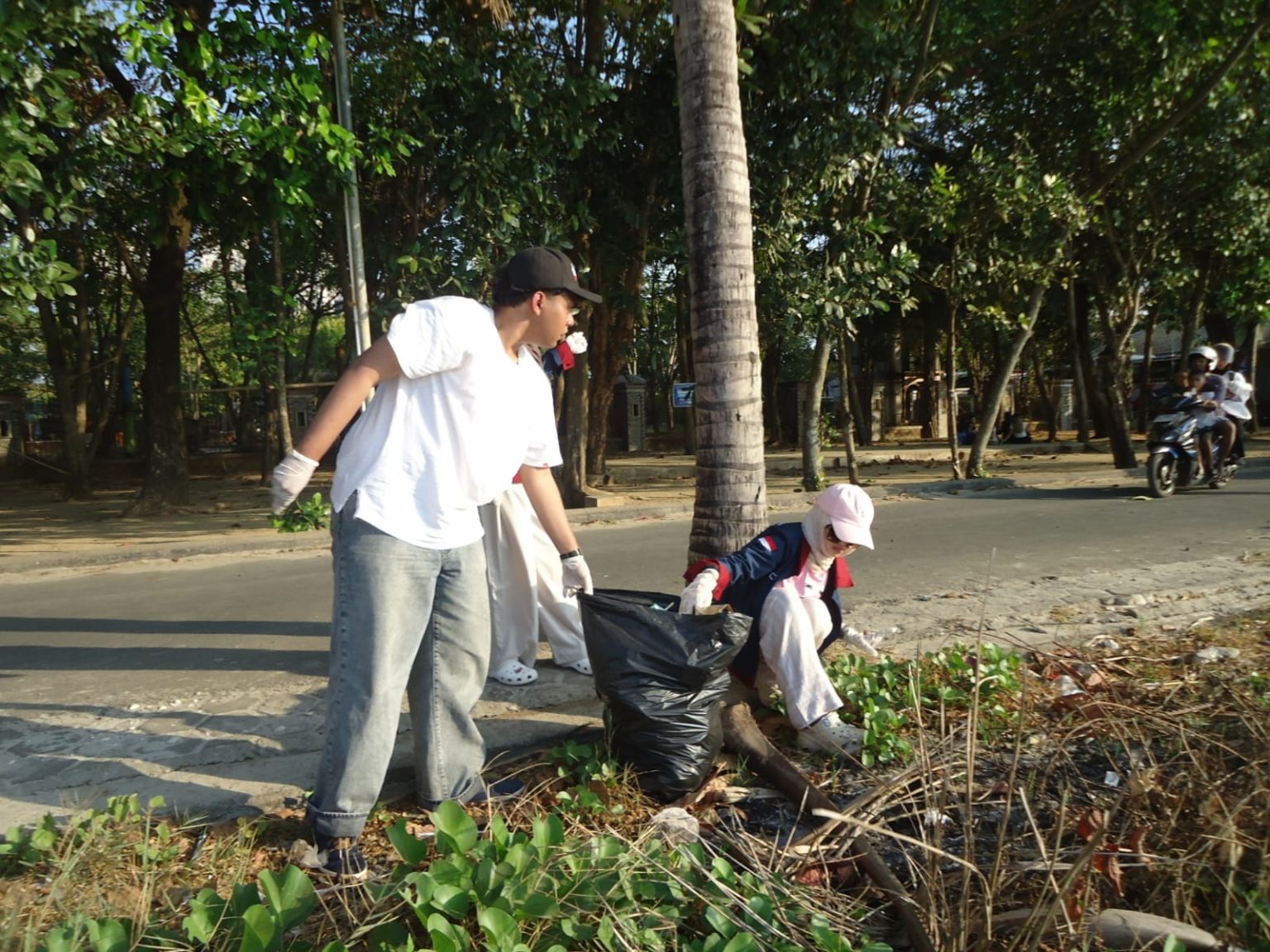 Mahasiswa FH Undip Tembalang dan Jepara Jaga Kawasan Pesisir Lewat Waves of Connection